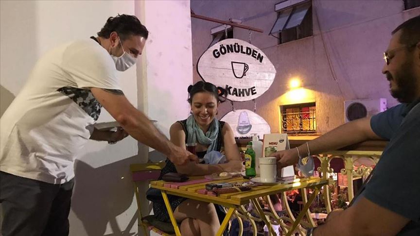 İhtiyaç Sahipleri İçin 'Gönüllü Kahve'de Gönüllü Çalışıyorlar