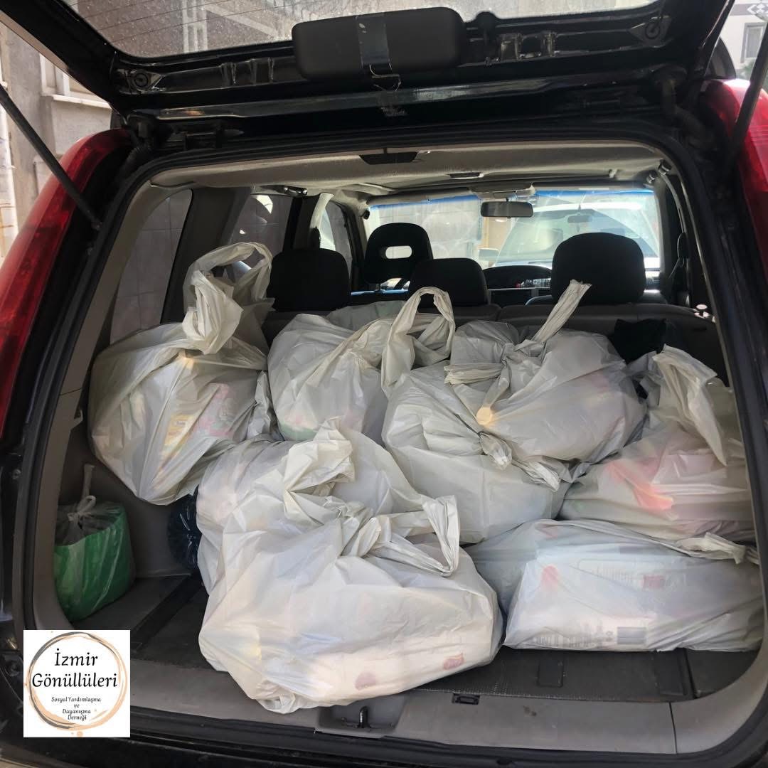 İzmir Gönüllüleri Gıda Marketi ve Gıda Dağıtımları